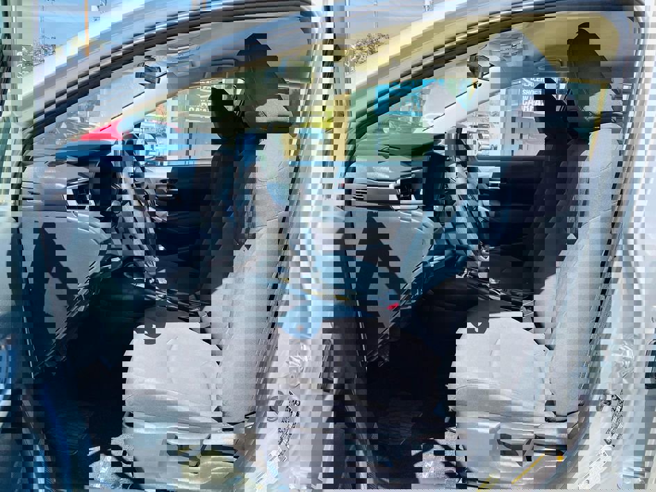 Used 2020 Toyota Corolla LE FWD image 14