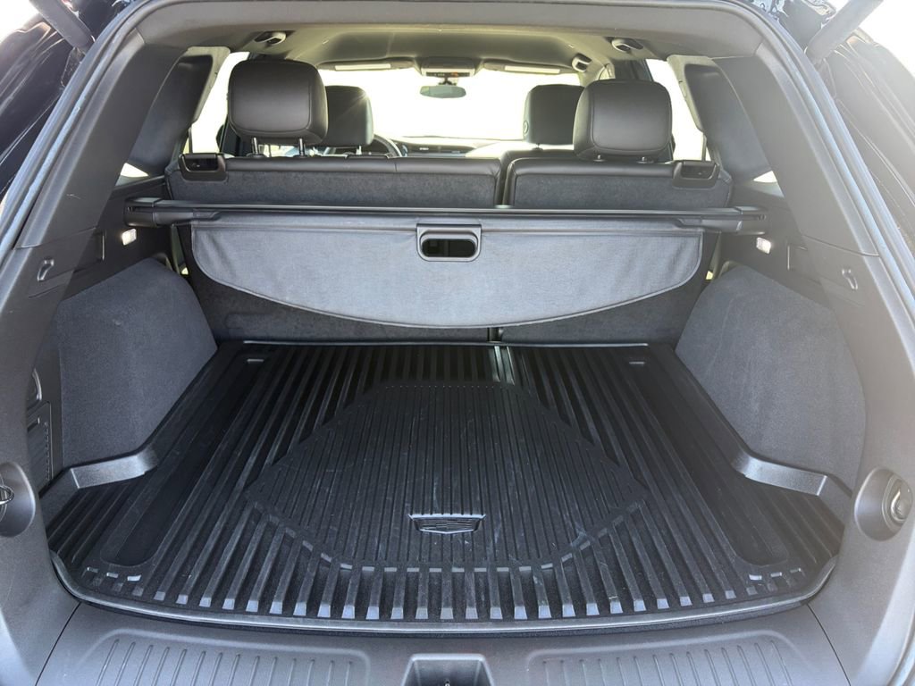 Certified 2023 Cadillac XT5 Luxury w/ LPO, Floor Liner Package AWD/4WD image 19
