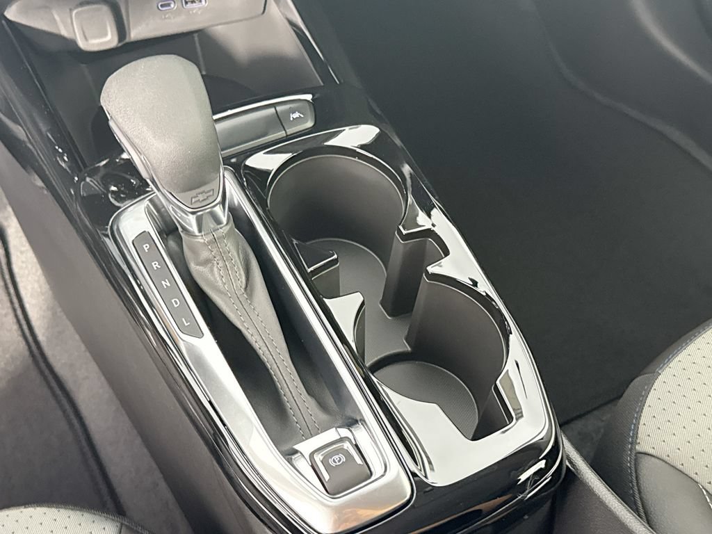New 2026 Chevrolet Trax LT w/ Midnight Edition FWD image 18