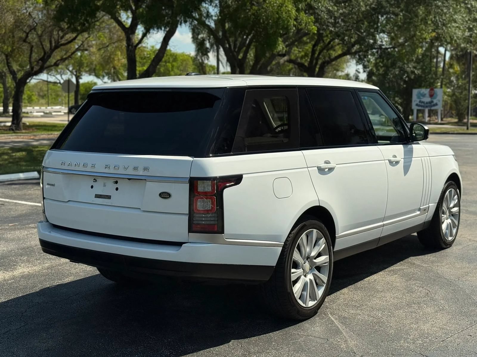 Used 2015 Land Rover Range Rover Long Wheelbase Supercharged AWD/4WD image 13