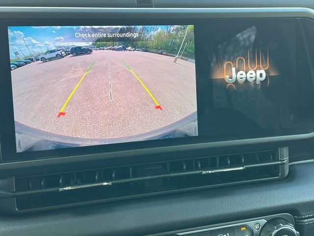 Used 2024 Jeep Wrangler Unlimited Sahara AWD/4WD image 30