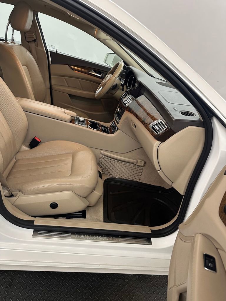 Used 2012 Mercedes-Benz CLS 550 4MATIC image 33