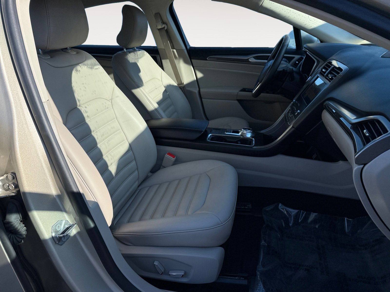 Used 2019 Ford Fusion SEL image 19