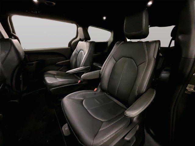 Used 2022 Chrysler Pacifica Touring-L w/ S Appearance Package FWD image 25