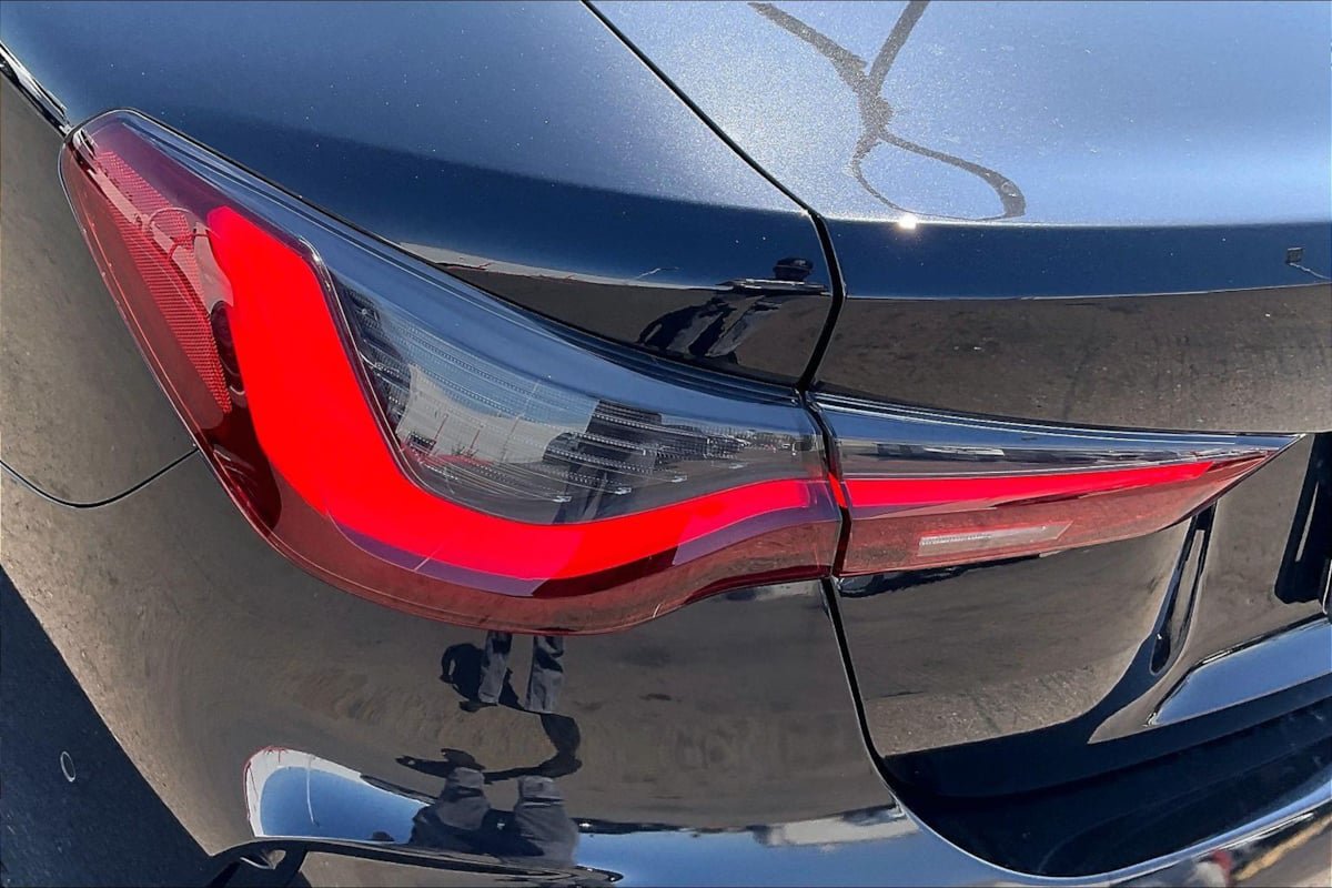 Used 2021 BMW 430i Coupe w/ M Sport Package RWD image 25