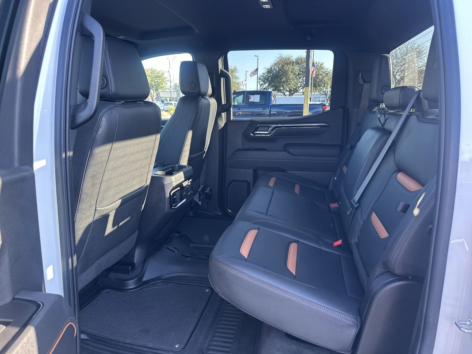 Used 2025 GMC Sierra 1500 AT4 image 31