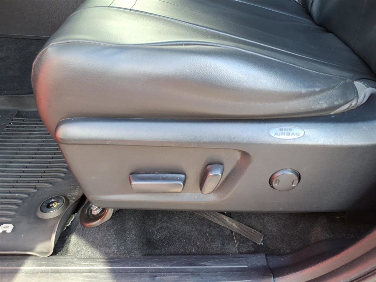 Used 2019 Toyota Tundra SR5 w/ SR5 Upgrade Package image 6