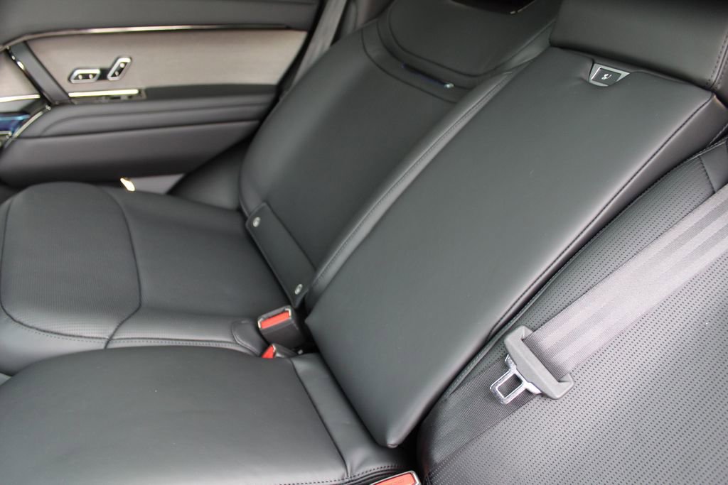 New 2026 Land Rover Range Rover SV image 21