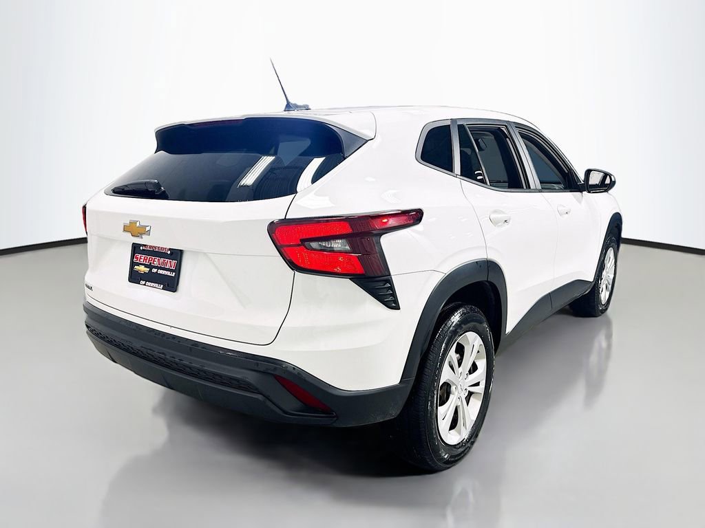 Used 2024 Chevrolet Trax LS image 8