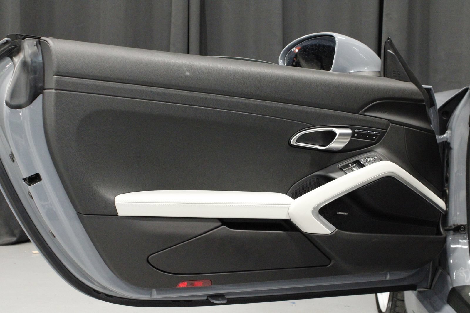 Certified 2024 Porsche 718 Boxster RWD image 16