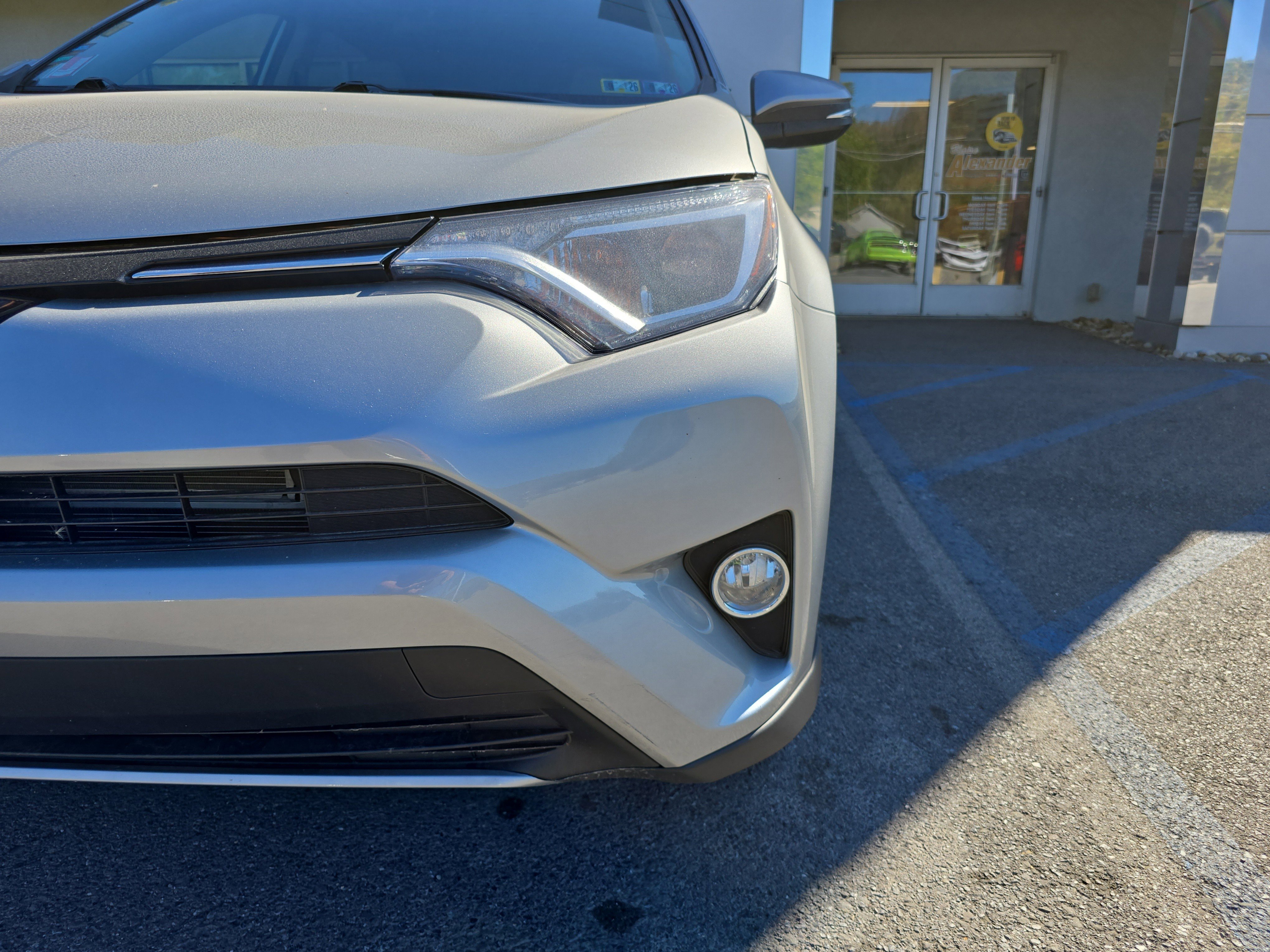 Used 2018 Toyota RAV4 XLE image 10