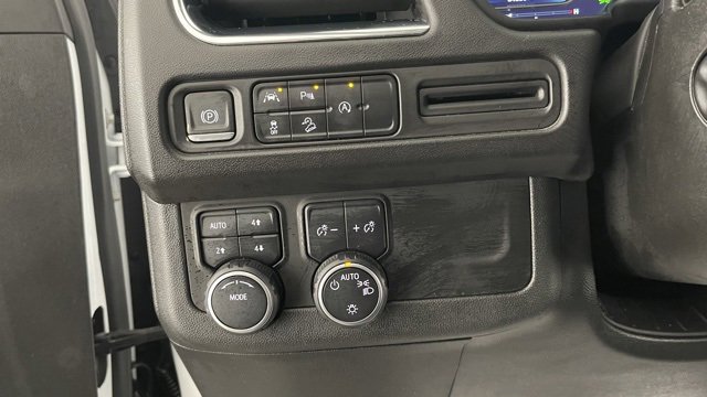 Used 2023 Chevrolet Suburban Premier image 35