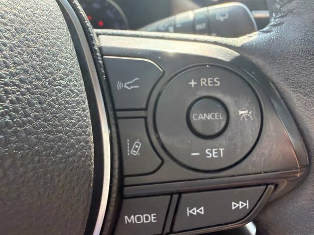 Used 2020 Toyota RAV4 XLE Premium AWD/4WD image 21