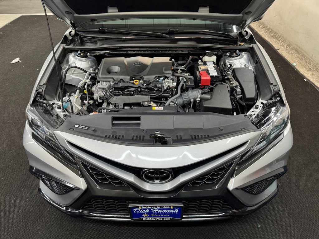 Used 2024 Toyota Camry SE FWD image 11