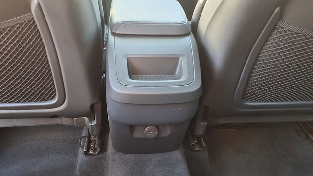 Used 2023 Volvo XC60 B5 Plus image 18