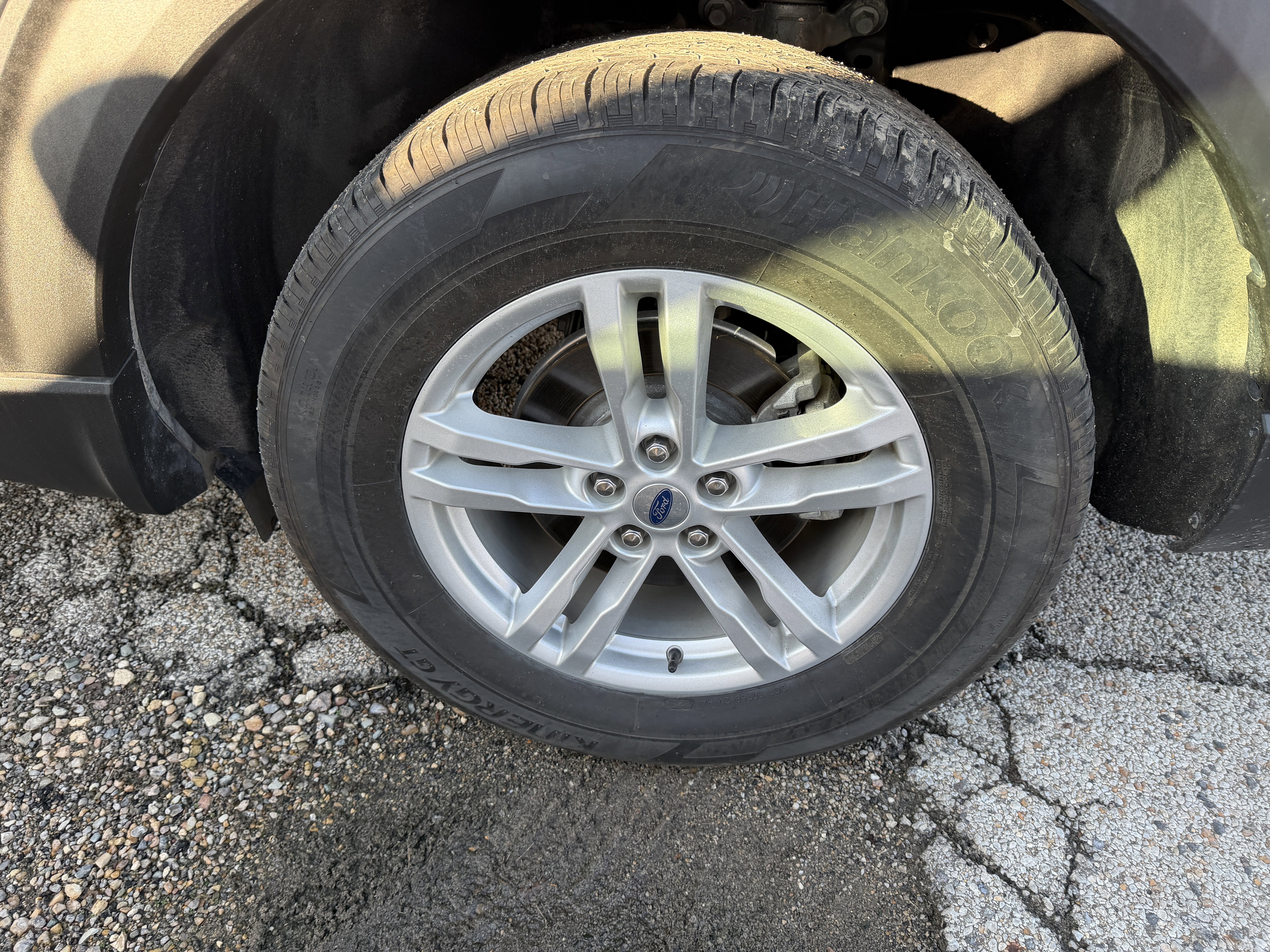 Used 2023 Ford Explorer XLT w/ Equipment Group 202A image 12