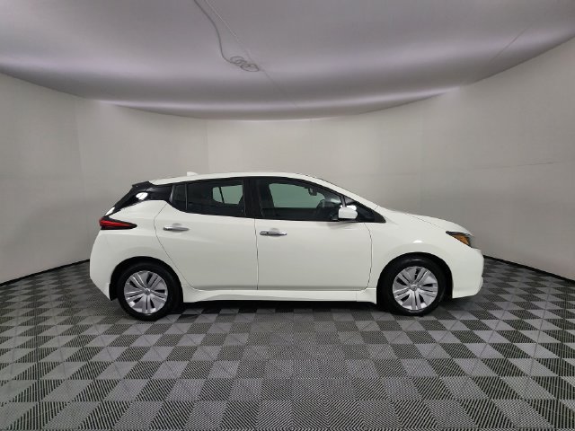Used 2025 Nissan Leaf S FWD image 6