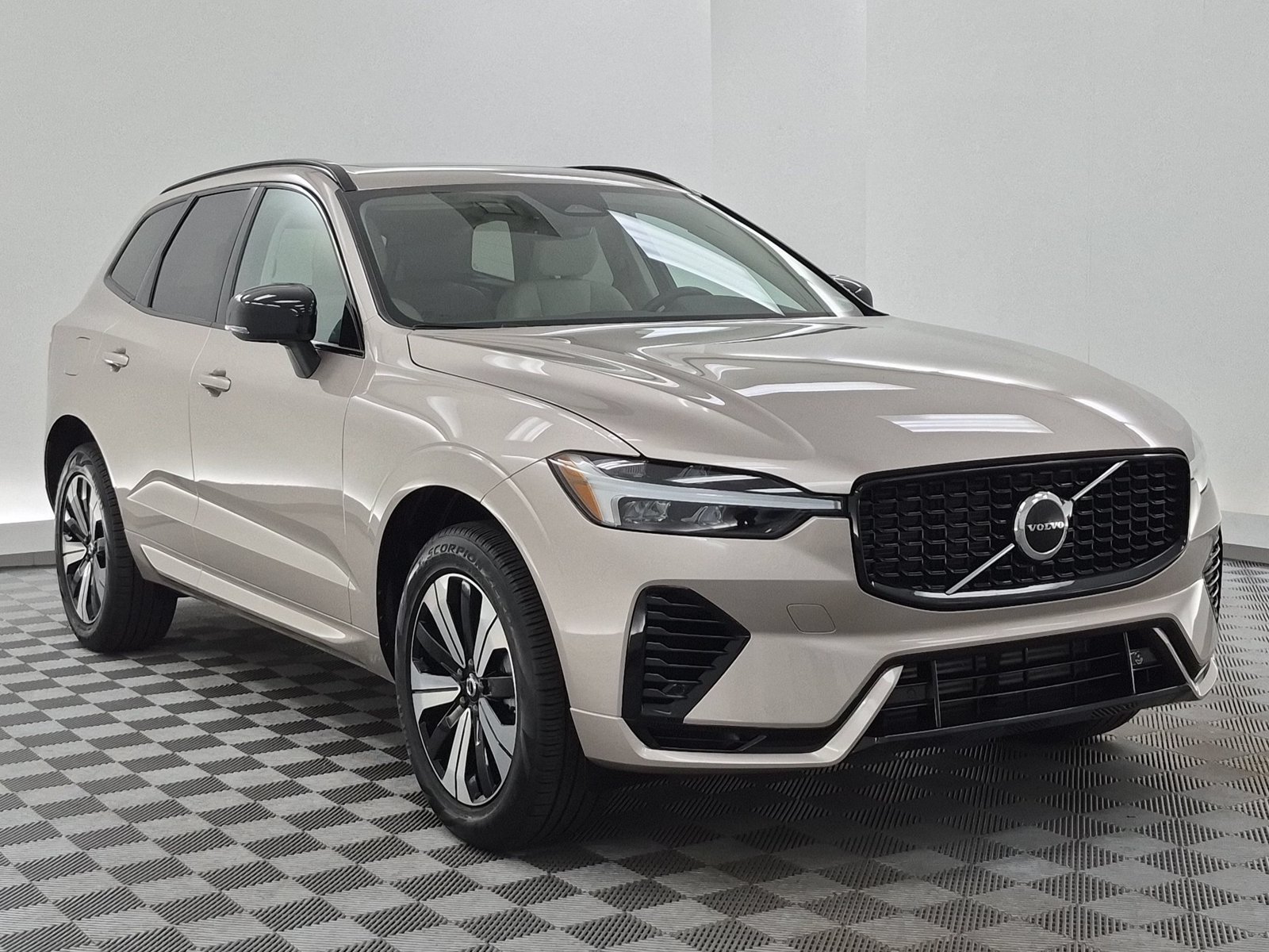 Used 2025 Volvo XC60 T8 Core w/ Protection Package Premier AWD/4WD image 7
