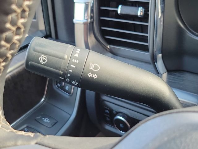 Used 2025 Ford F350 Lariat w/ Lariat Ultimate Package image 16