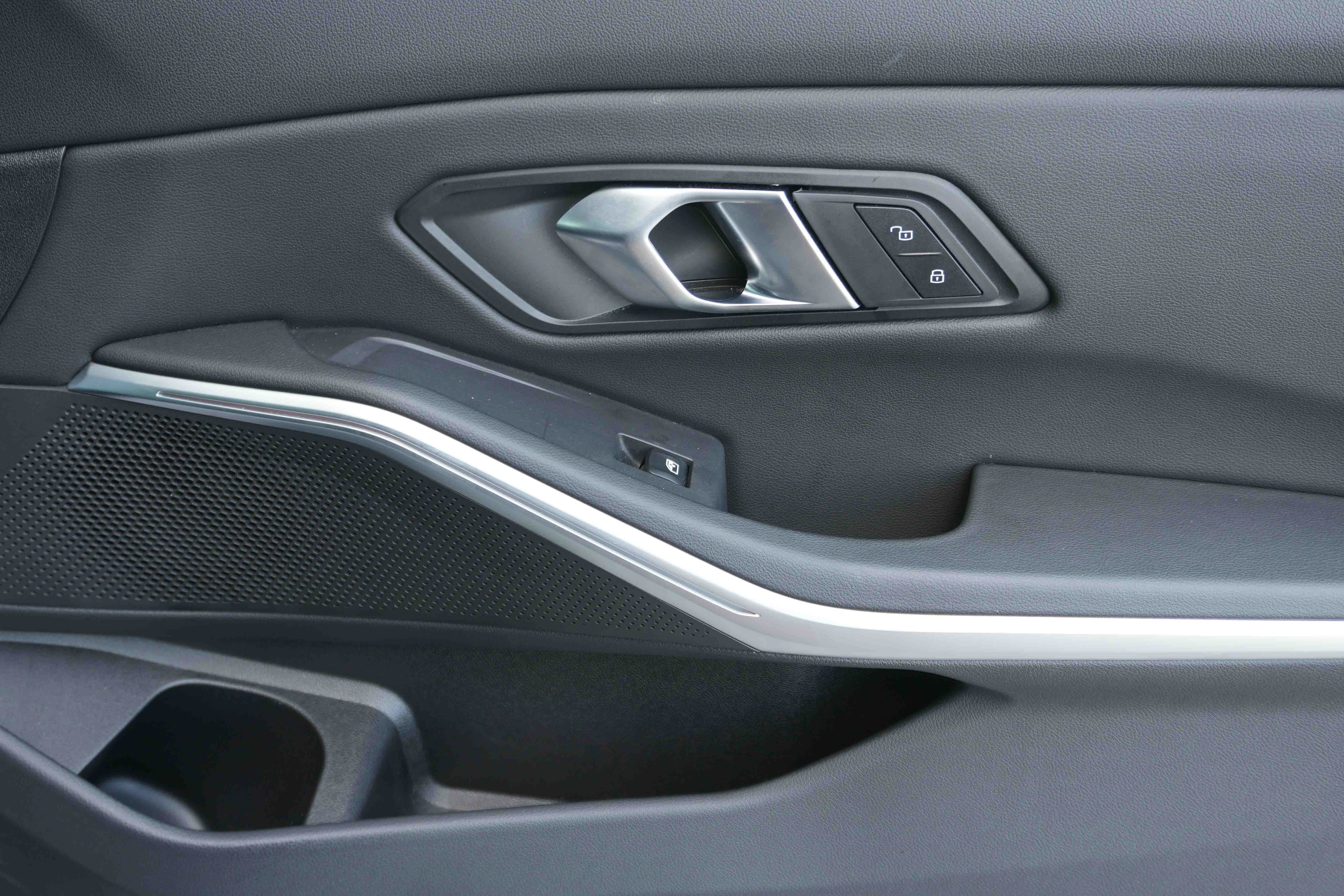 Certified 2024 BMW 330i Sedan image 28