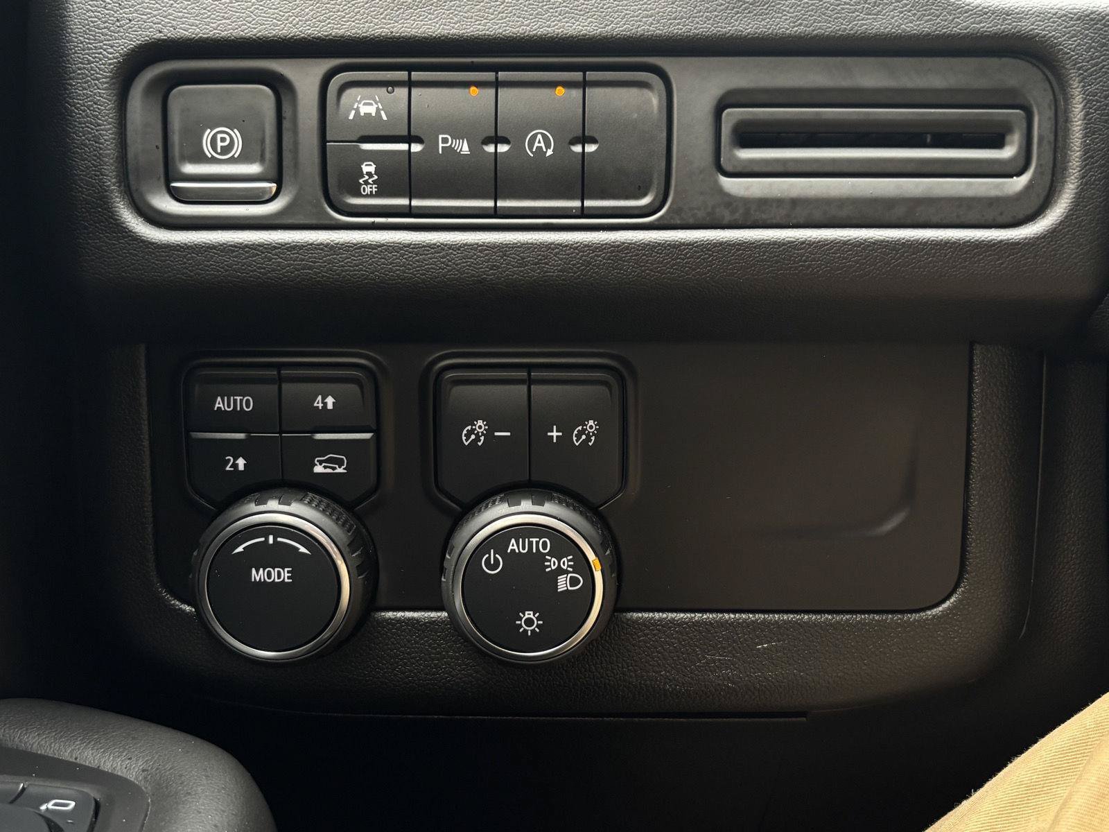 Used 2024 Chevrolet Suburban LT AWD/4WD image 20