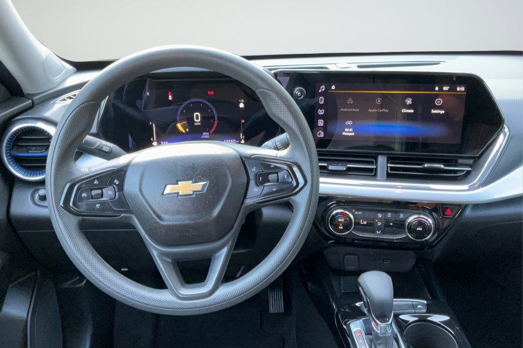 Certified 2025 Chevrolet Trax LT FWD image 13
