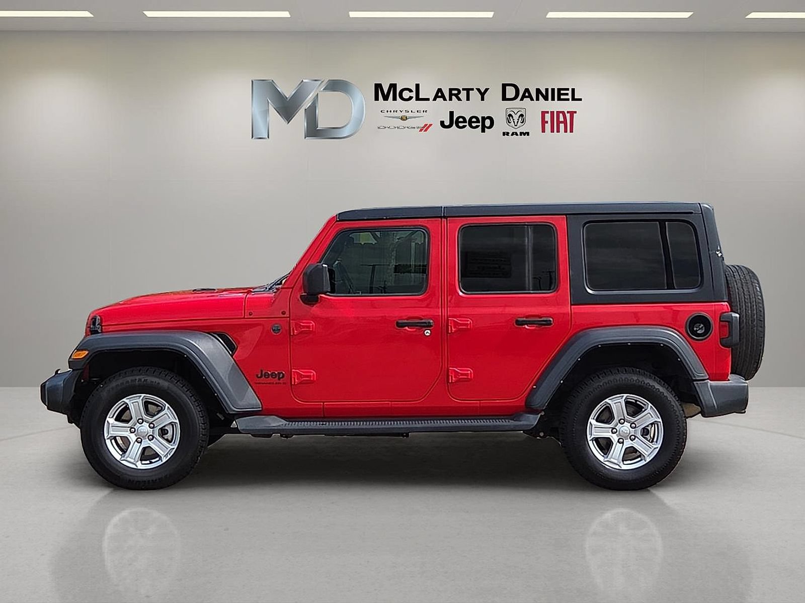 Used 2023 Jeep Wrangler Unlimited Sport AWD/4WD image 3