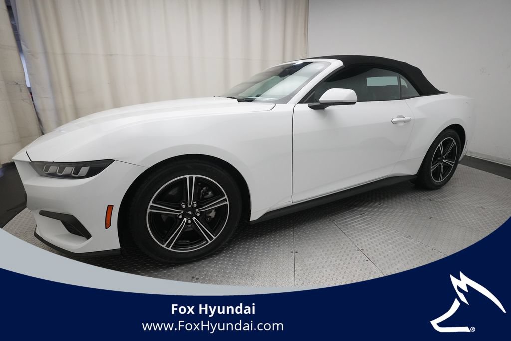 Used 2025 Ford Mustang Premium RWD image 1