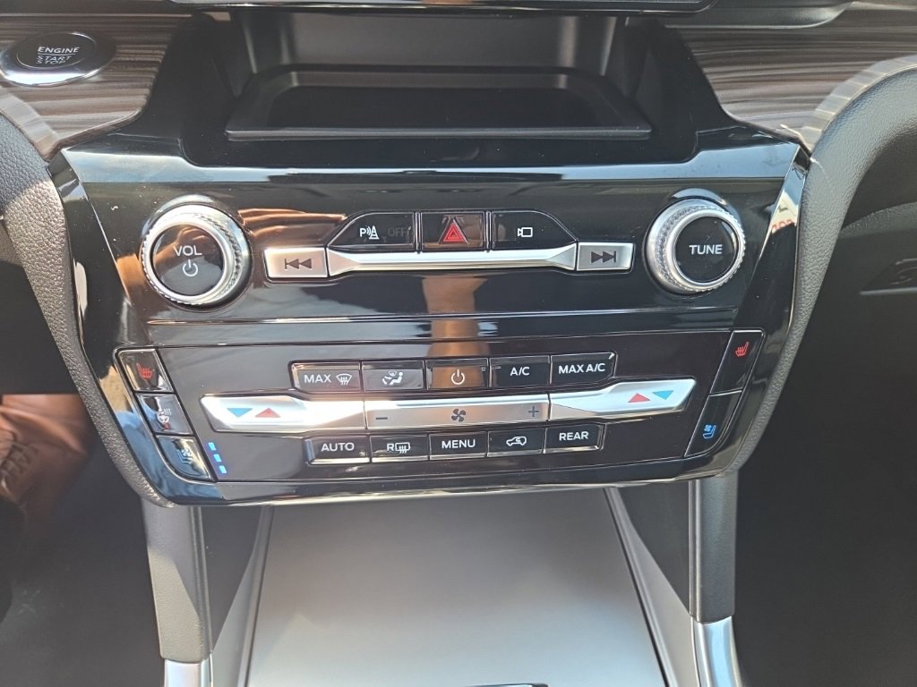 Used 2023 Ford Explorer Limited image 26