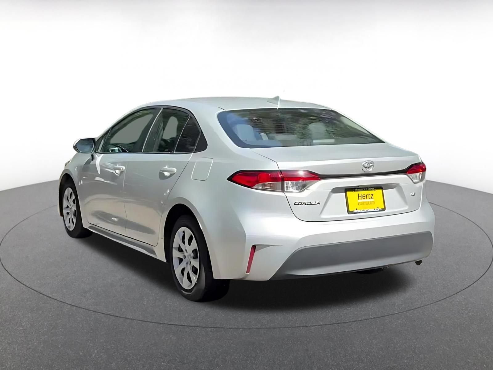 Used 2025 Toyota Corolla LE FWD image 12