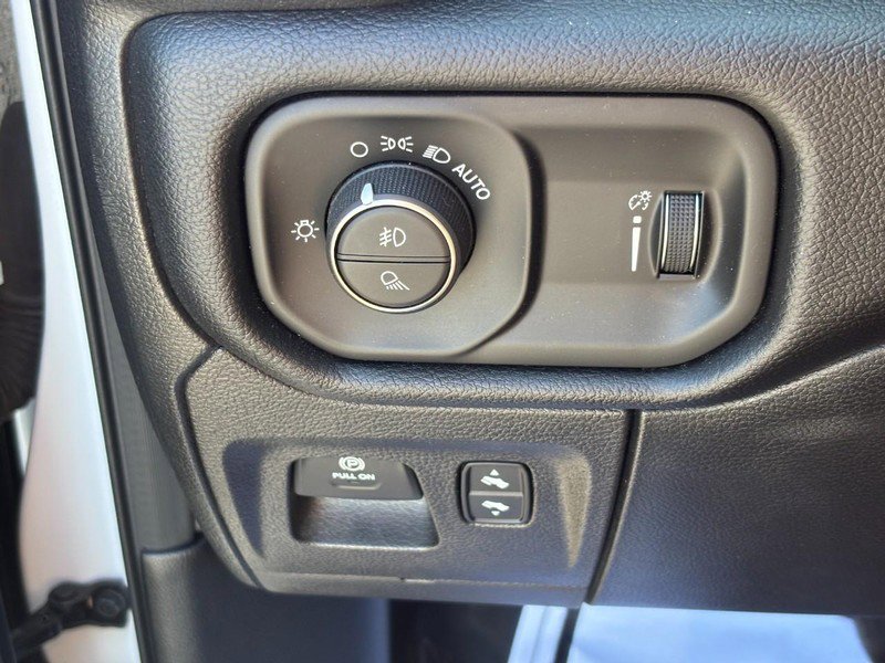 Used 2021 RAM 1500 Big Horn image 17
