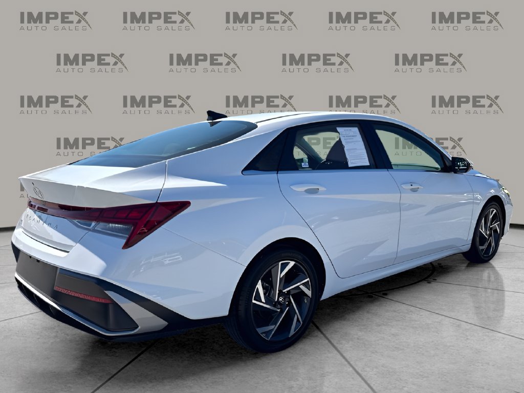 Used 2025 Hyundai Elantra SEL FWD image 5