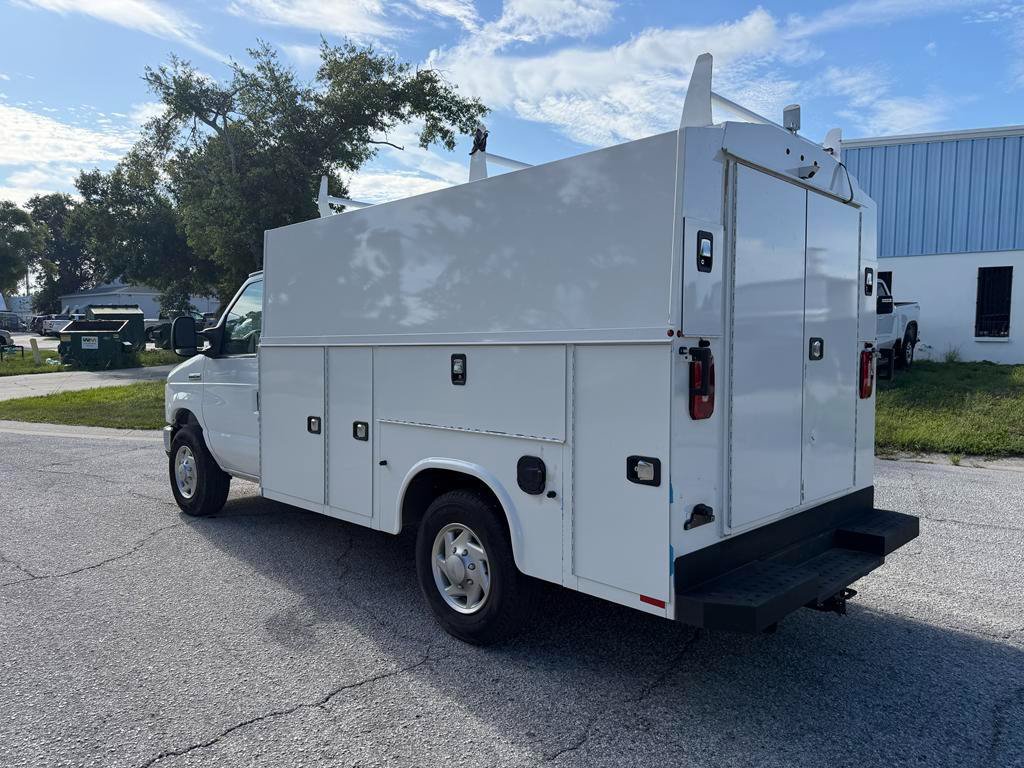Used 2025 Ford E-350 and Econoline 350 Super Duty w/ Power Equipment Group RWD image 3