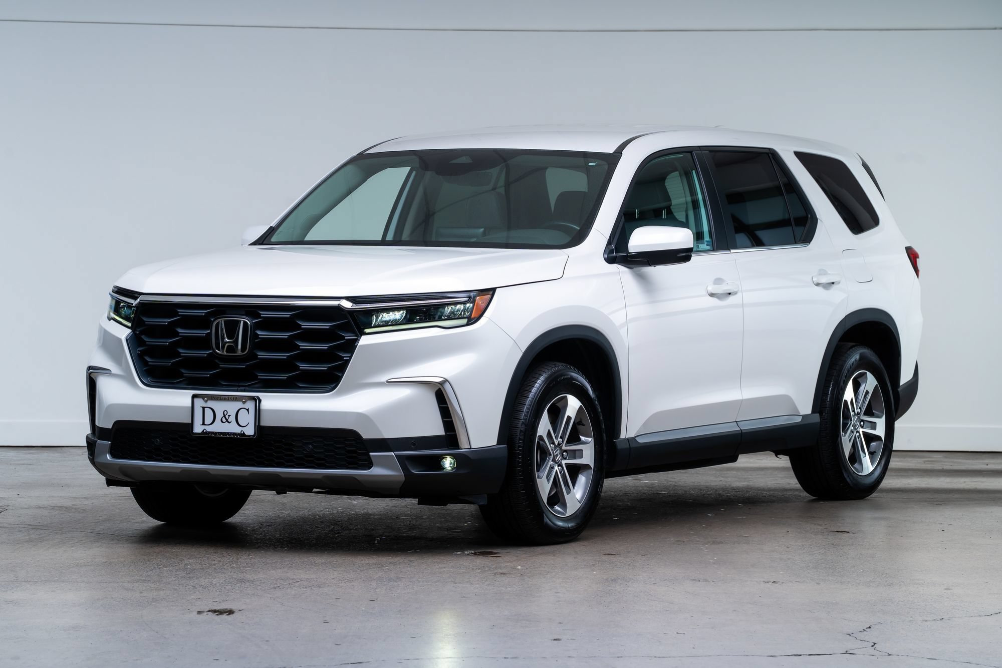 Used 2025 Honda Pilot EX-L image 3