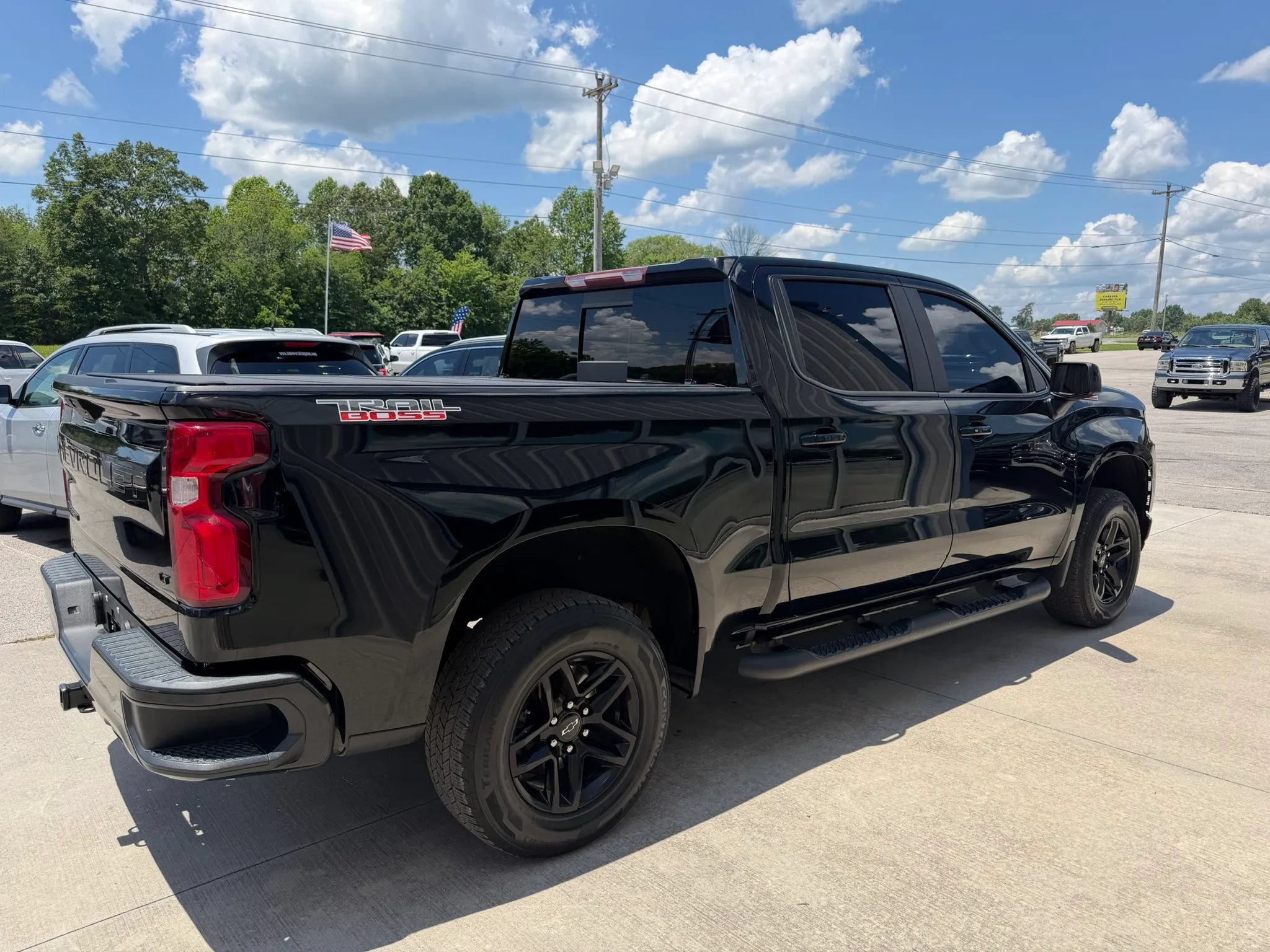Used 2020 Chevrolet Silverado 1500 LT Trail Boss w/ Midnight Edition AWD/4WD image 30