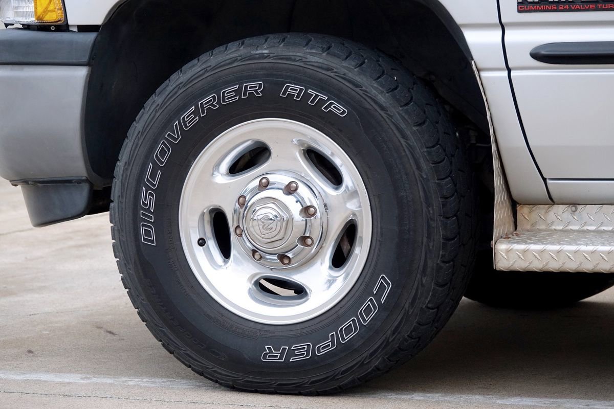 Used 2002 Dodge Ram 2500 Truck SLT image 25