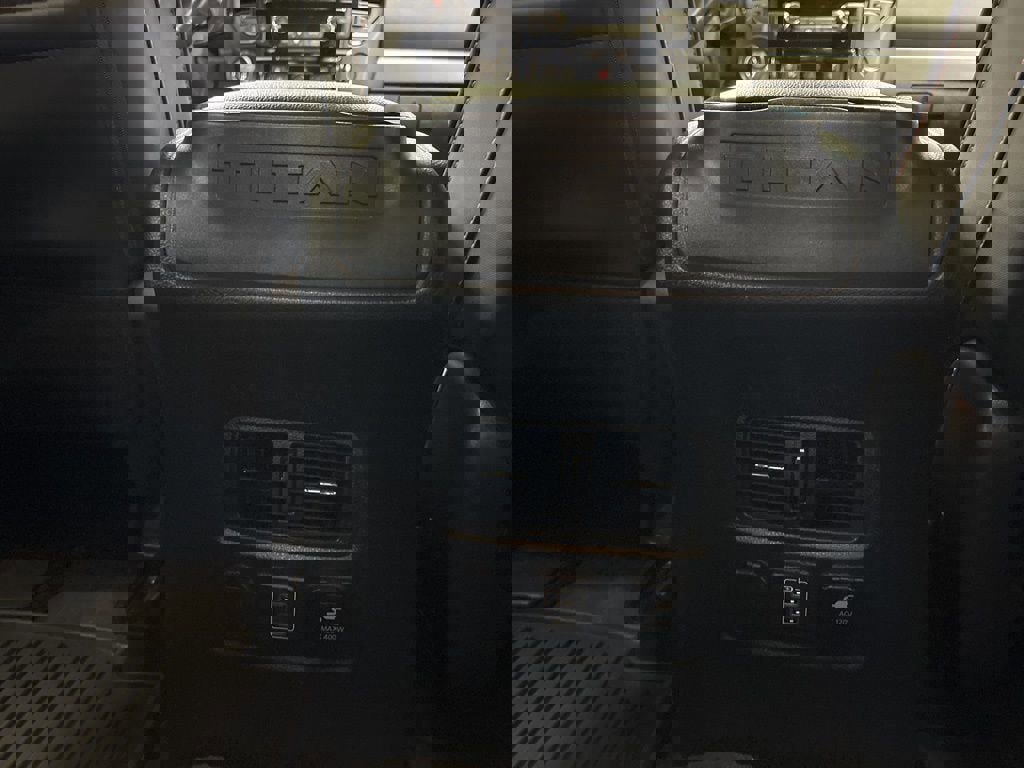 Used 2021 Nissan Titan PRO-4X w/ Pro-4x Utility Package image 21