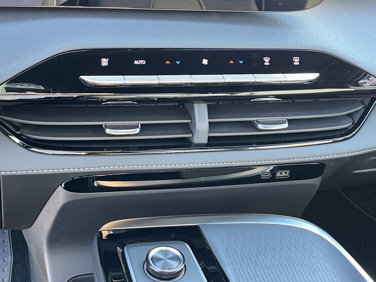 New 2026 Buick Enclave Preferred w/ Power Package image 28