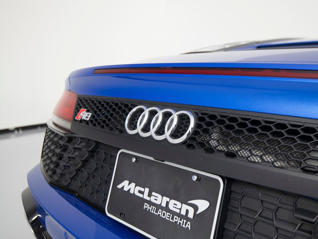 Used 2021 Audi R8 V10 w/ Premium Package RWD image 47