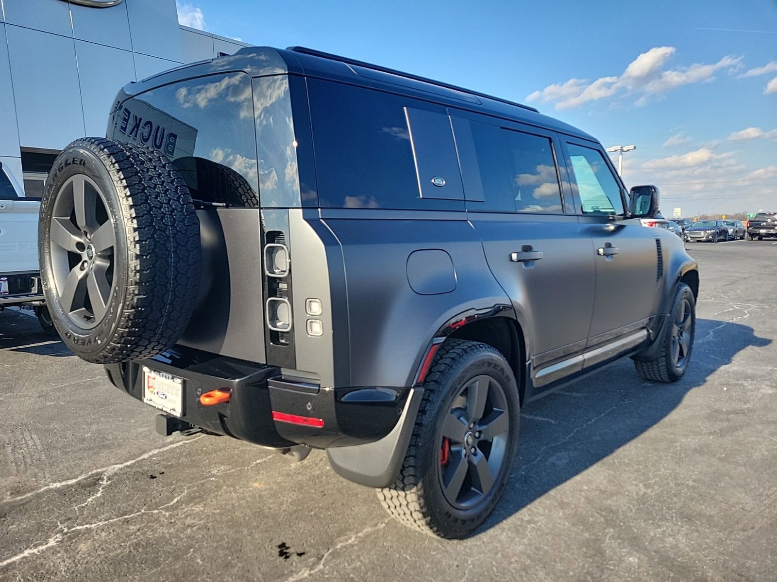 Used 2024 Land Rover Defender 110 X image 4