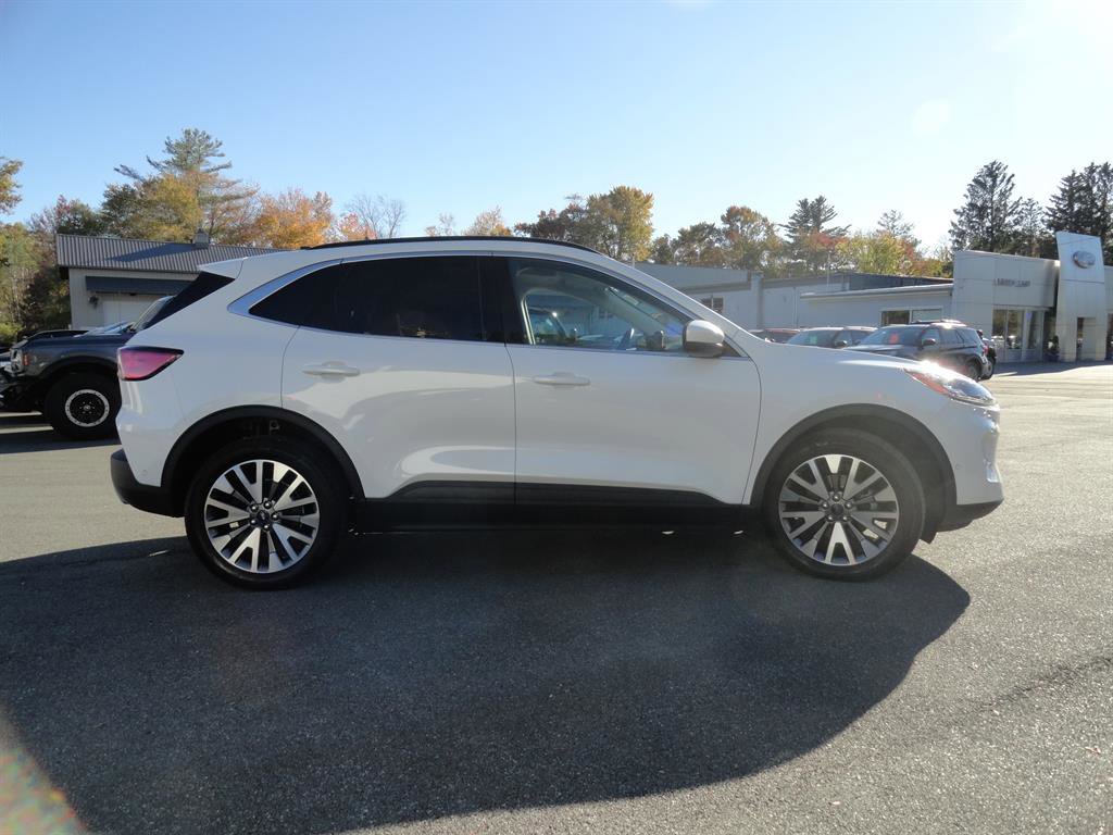 Certified 2021 Ford Escape Titanium image 4