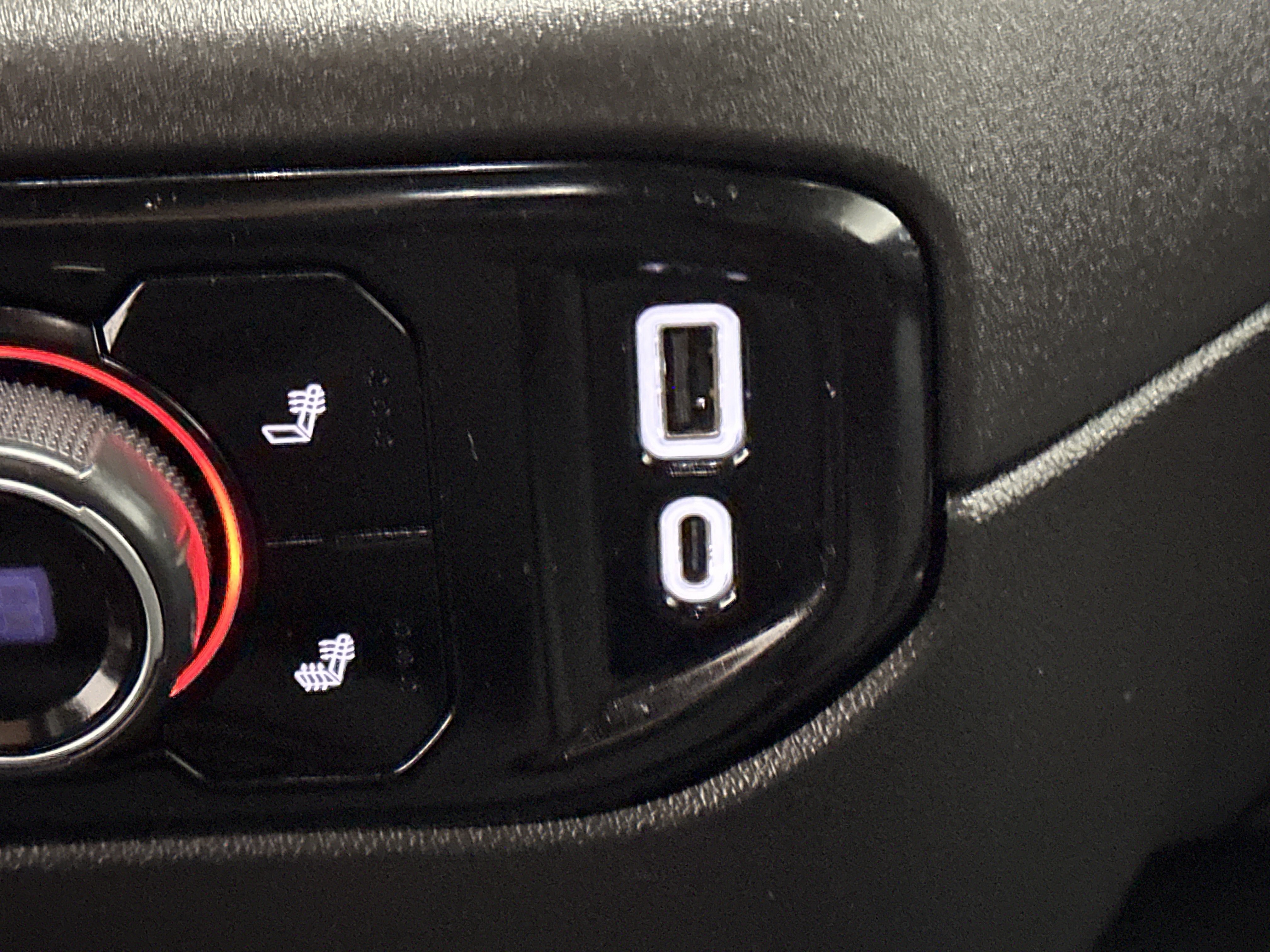 Used 2024 Chevrolet Silverado 1500 LT AWD/4WD image 38