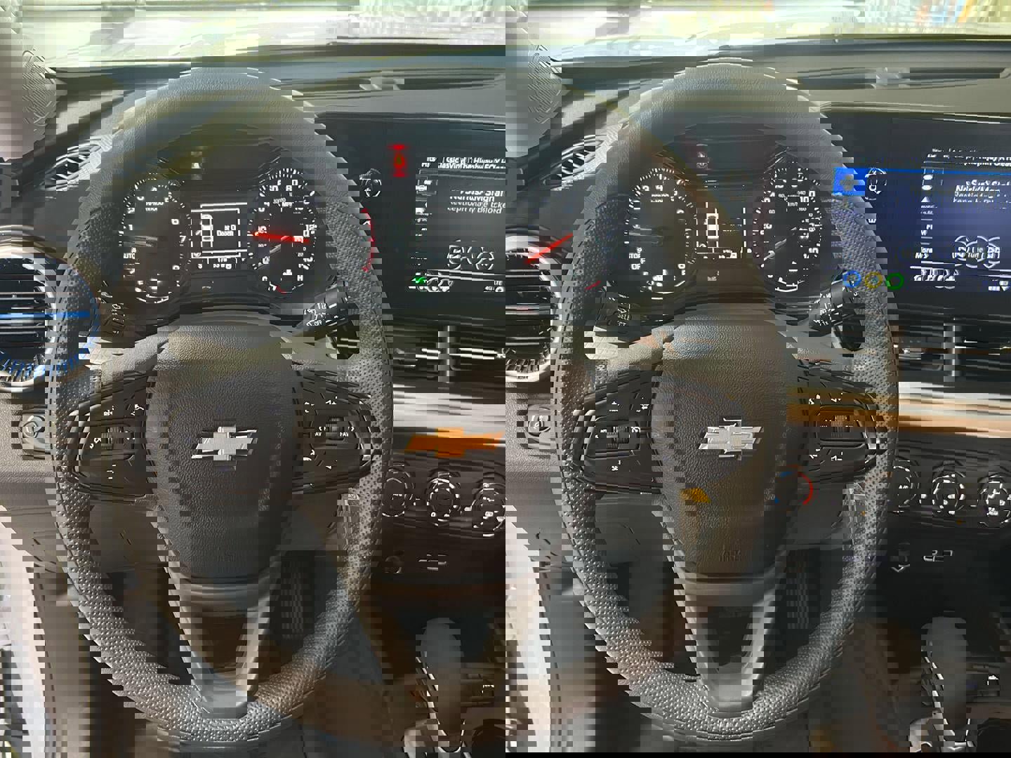 Used 2025 Chevrolet Trax LS w/ LS Convenience Package image 16