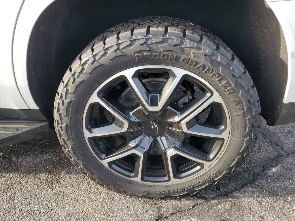 Used 2022 Chevrolet Tahoe RST w/ Luxury Package image 35