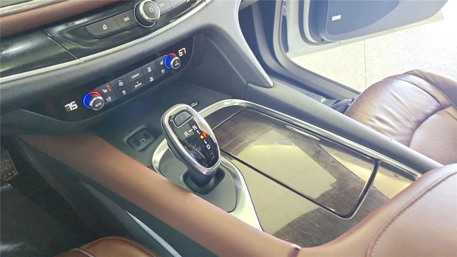 Used 2018 Buick Enclave Avenir w/ Avenir Technology Package image 28