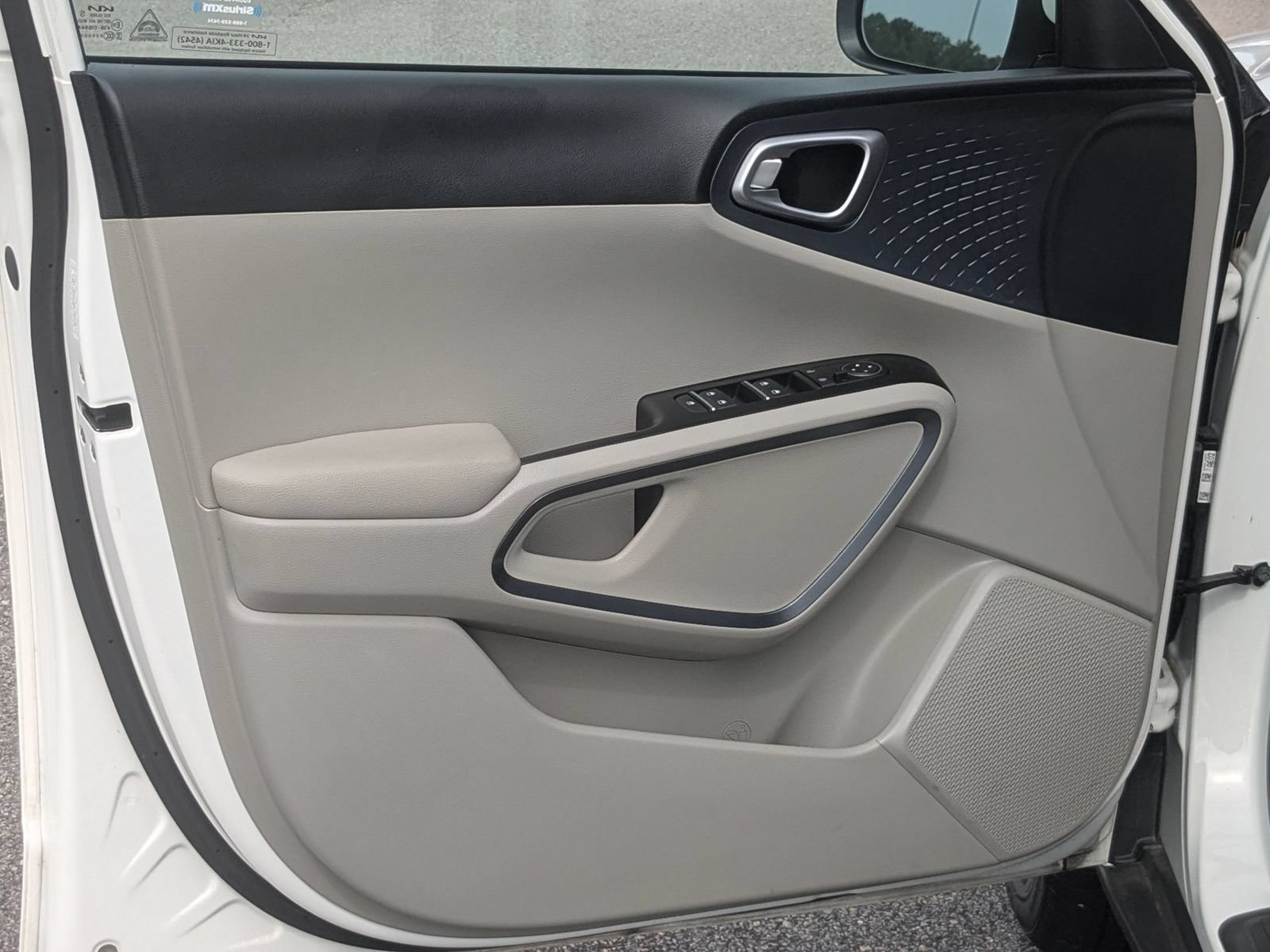 Used 2025 Kia Soul EX FWD image 11