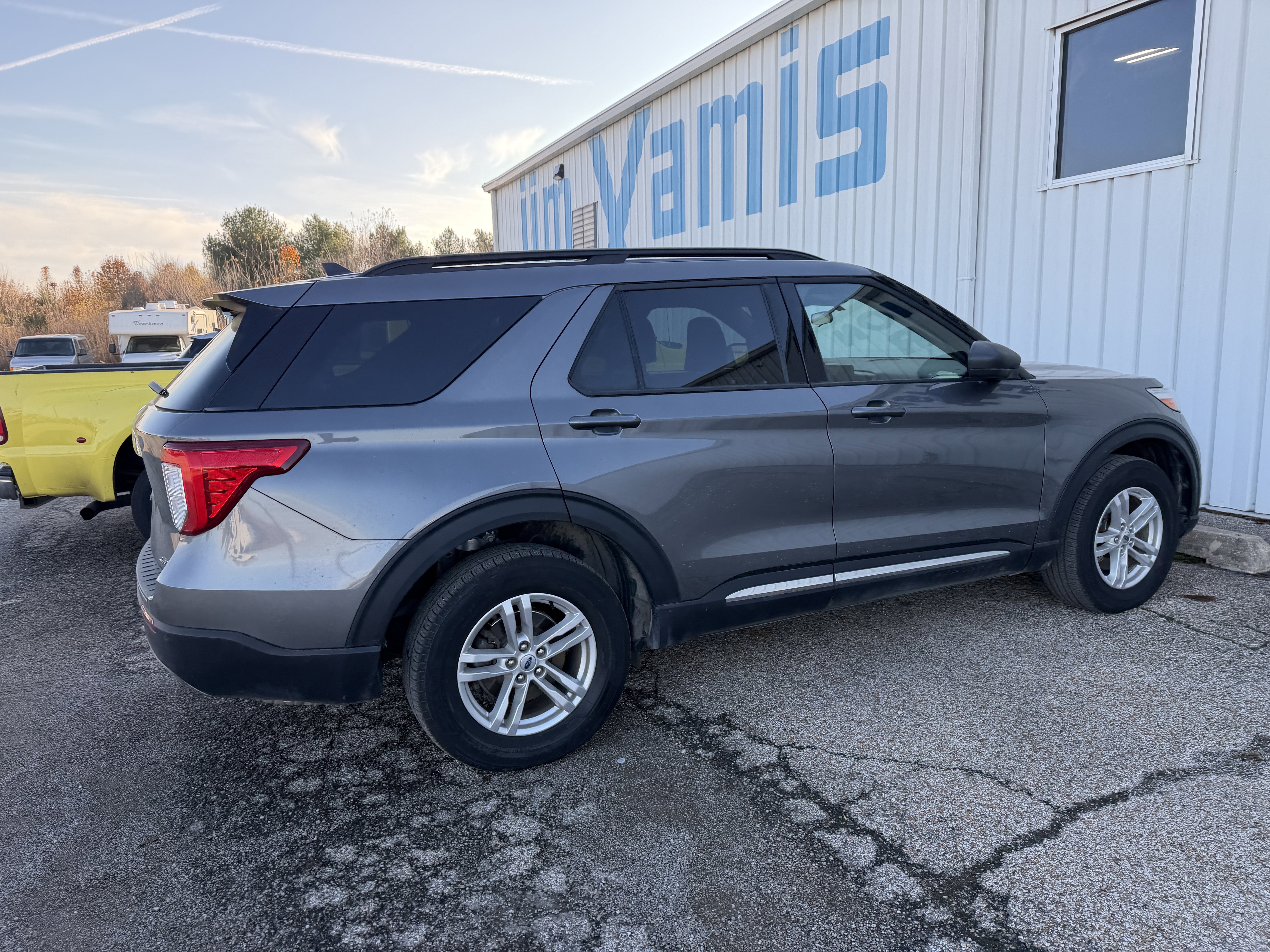 Used 2023 Ford Explorer XLT w/ Equipment Group 202A image 7