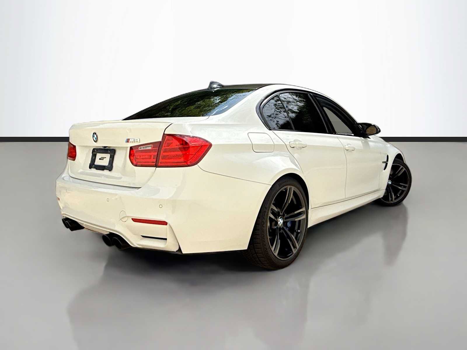 Used 2015 BMW M3 RWD image 3