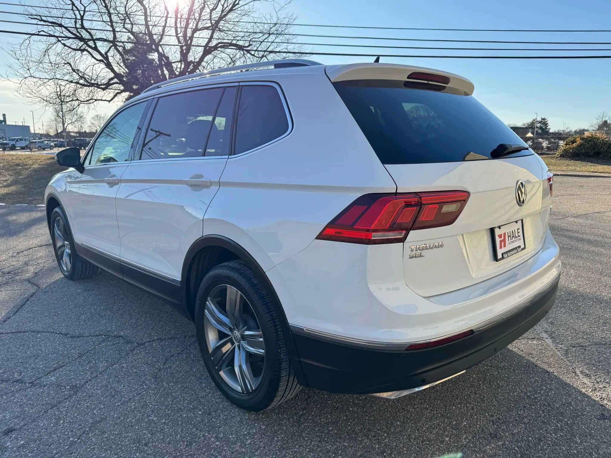 Used 2019 Volkswagen Tiguan SEL Premium w/ 3rd Row Seat Package image 7
