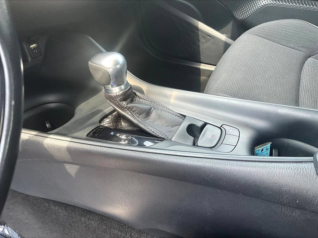 Used 2018 Toyota C-HR XLE FWD image 17